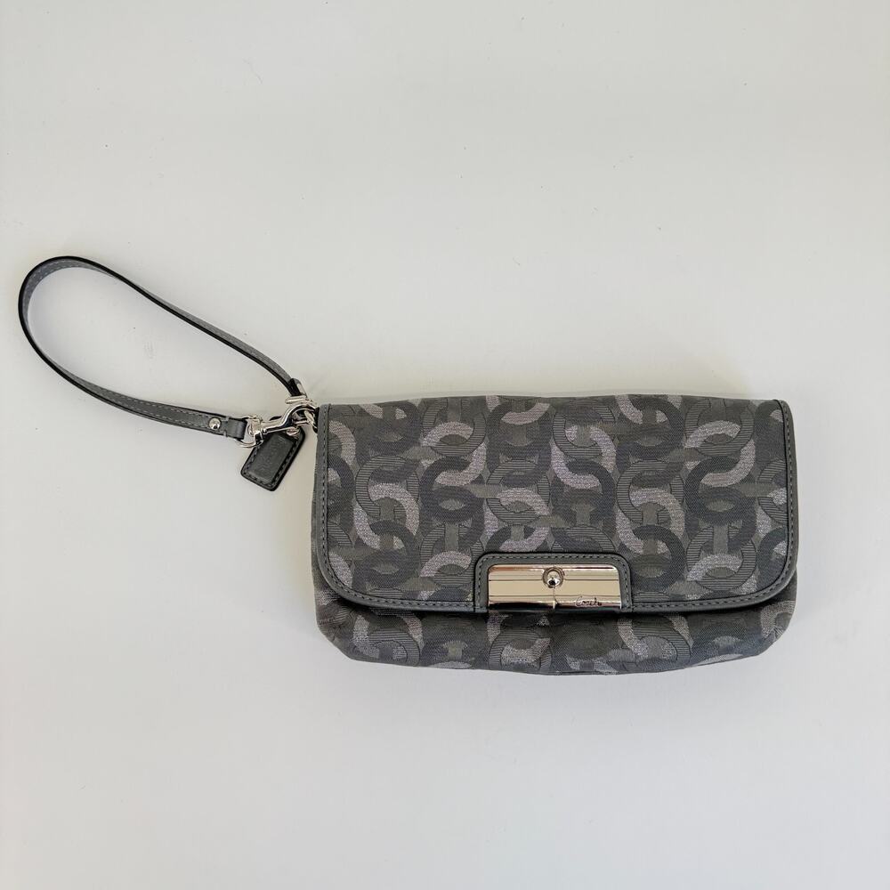Coach 46367 Kristin Chainlink Gray Logo Wristlet Clutch Purse Y2K Designer